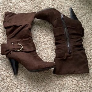 Mid calf slouched heeled boots